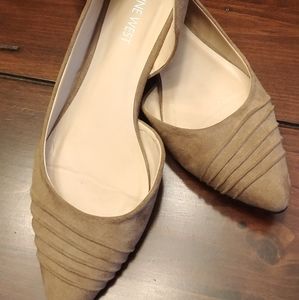 Nine West Beattie tan suede flats
